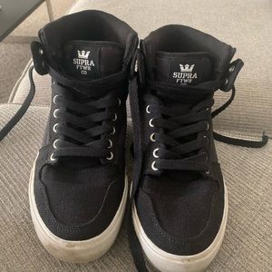 Black SUPRA high tops/ skate shoes